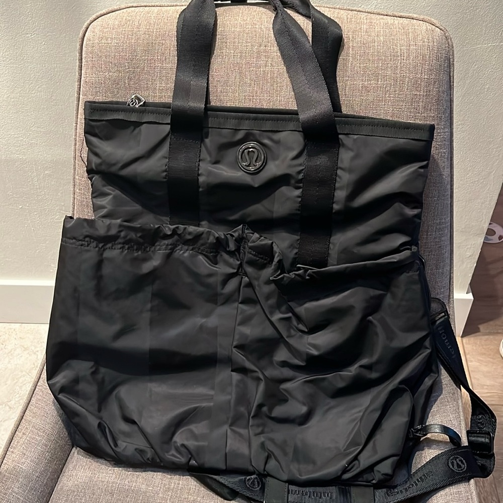 Lululemon tote bag